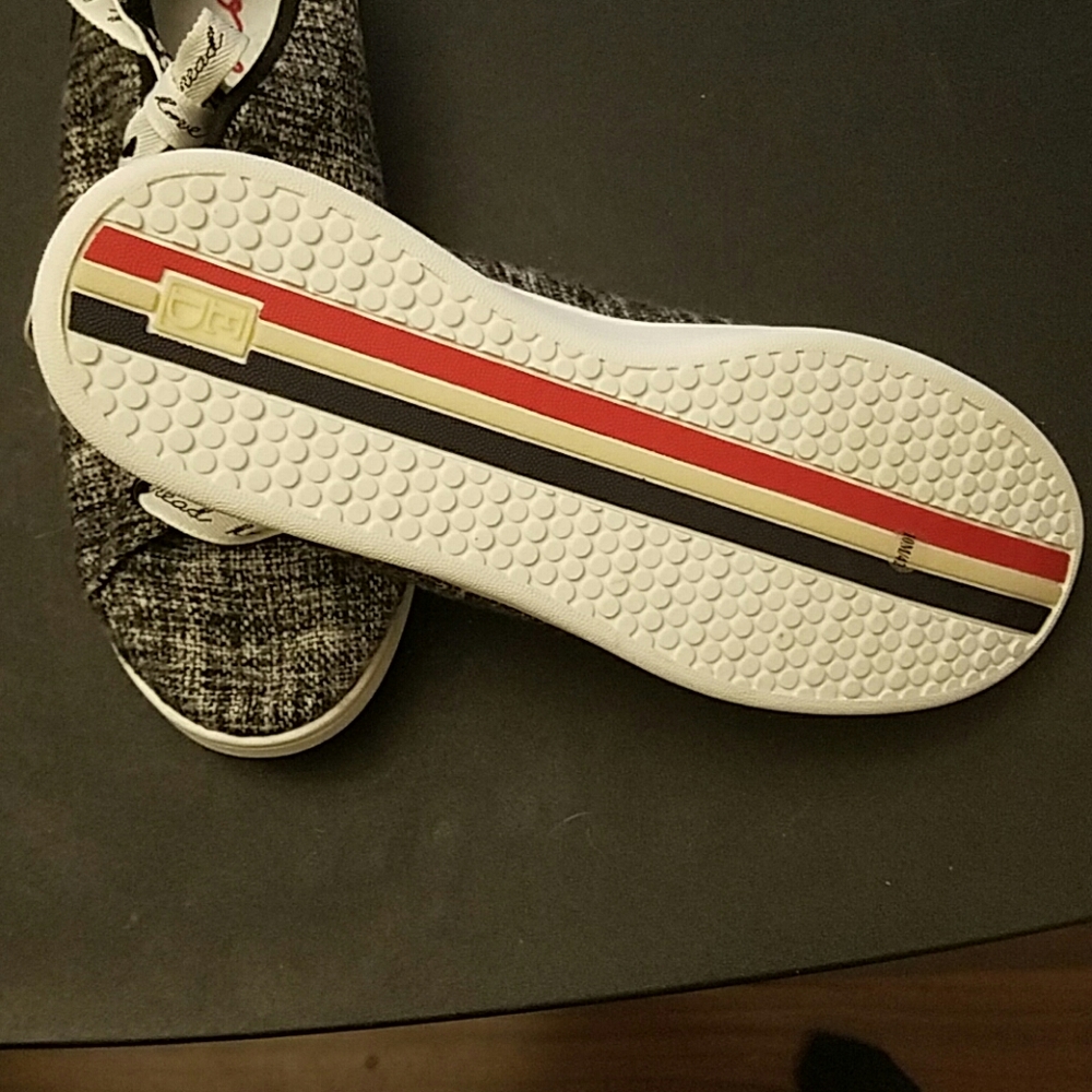 Sneakers - Picture 4 of 4